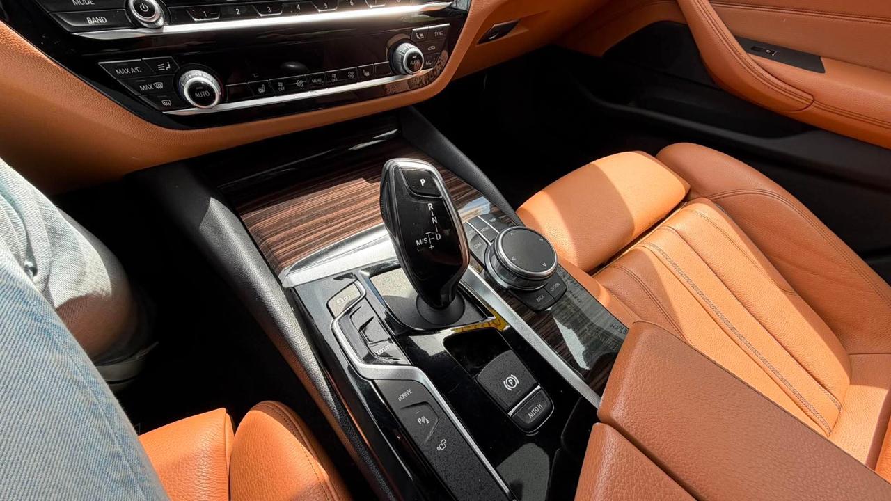 BMW 5-Series 530e xDrive iPerformance 2019