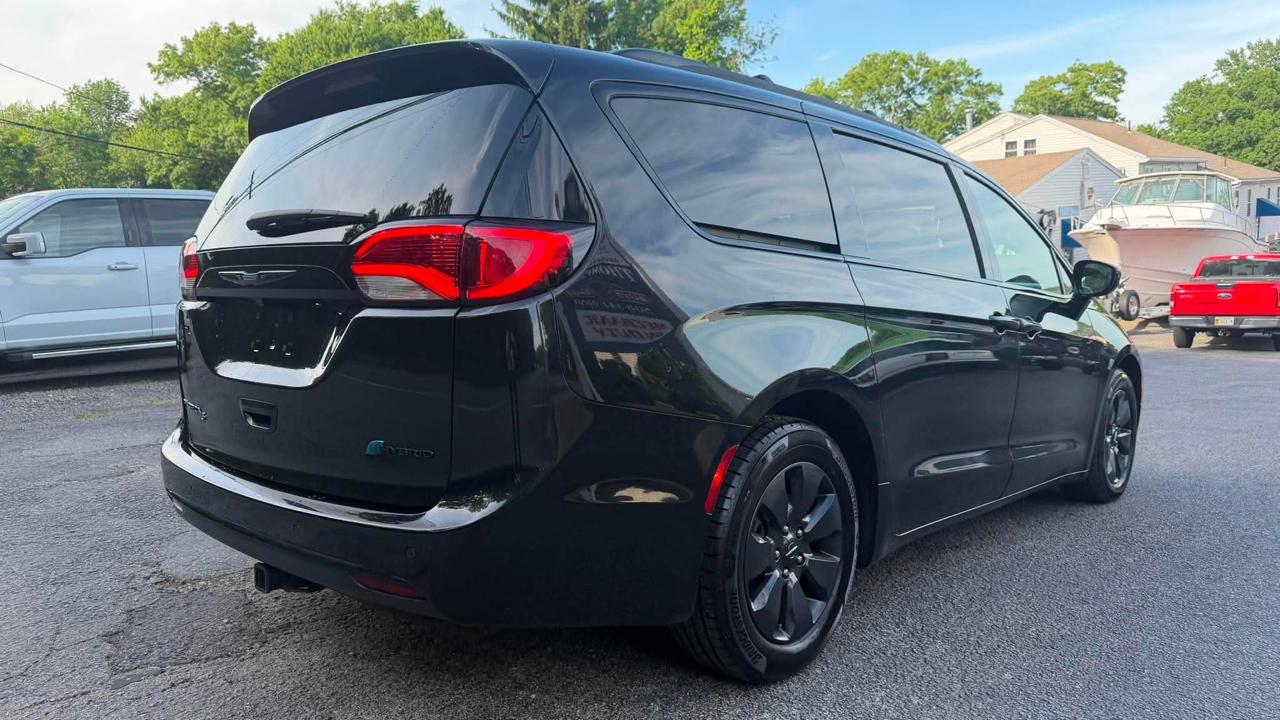 Chrysler Pacifica Hybrid Touring L 2020