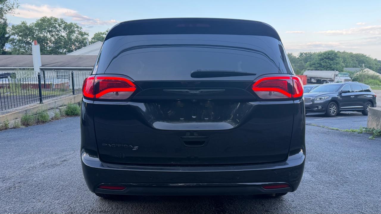 Chrysler Pacifica Touring-L Plus 2019