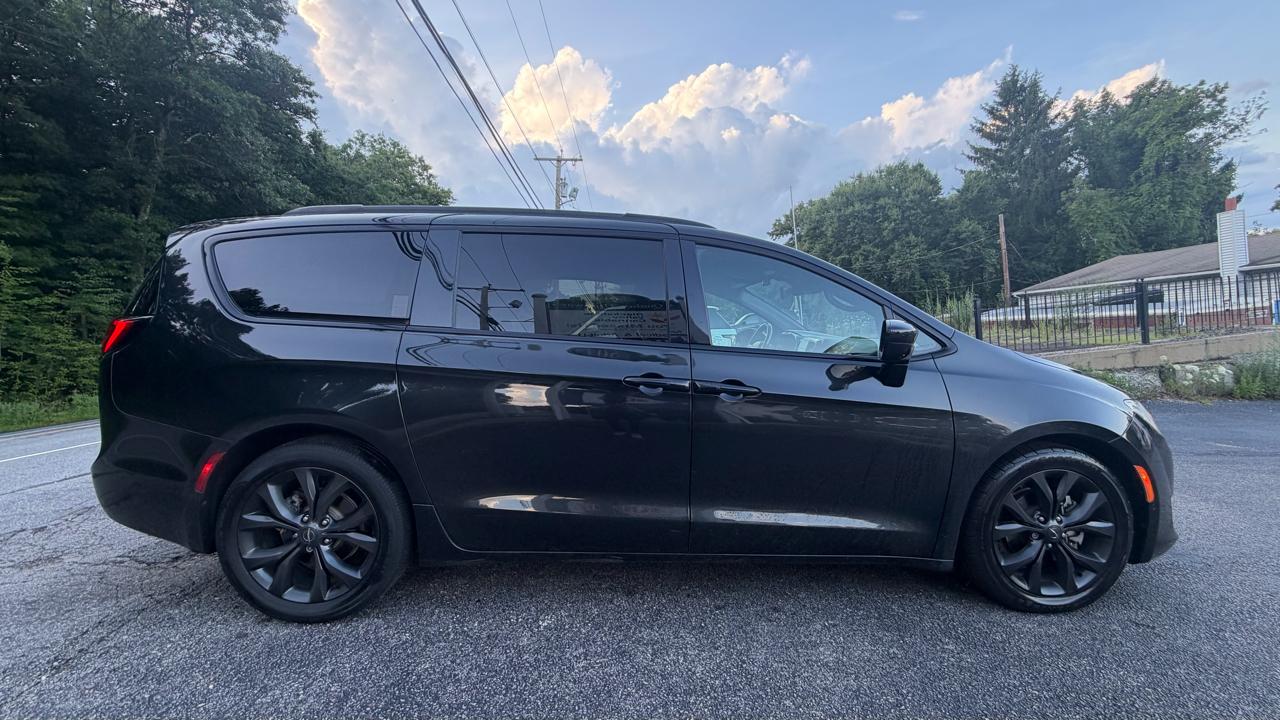 Chrysler Pacifica Touring-L Plus 2019