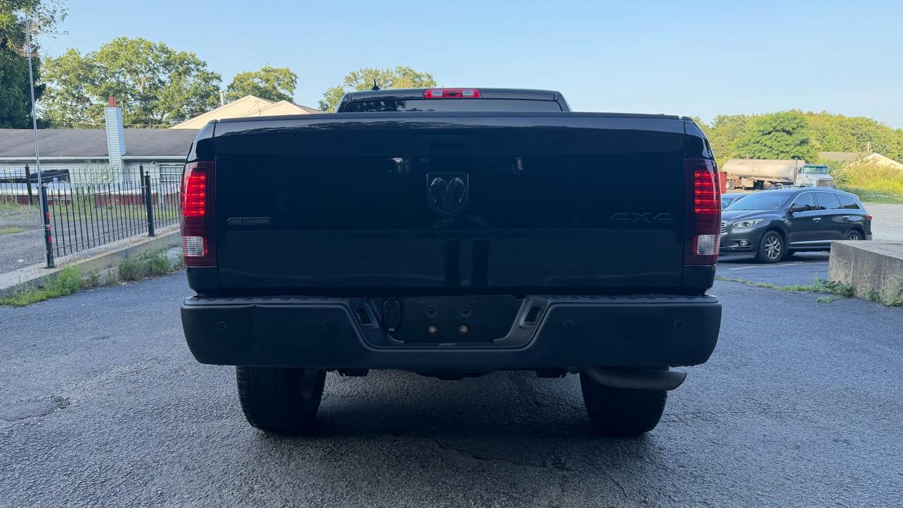 RAM 1500 Classic Tradesman Crew Cab SWB 4WD 2022