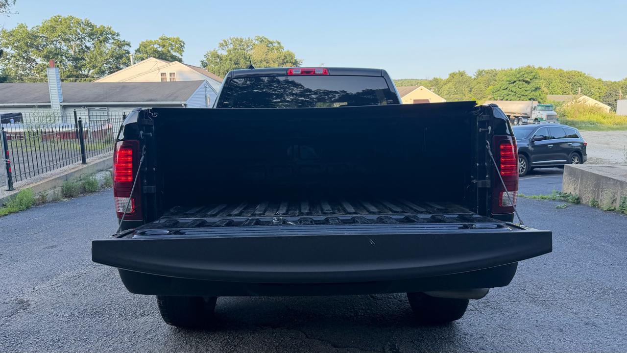 RAM 1500 Classic Tradesman Crew Cab SWB 4WD 2022