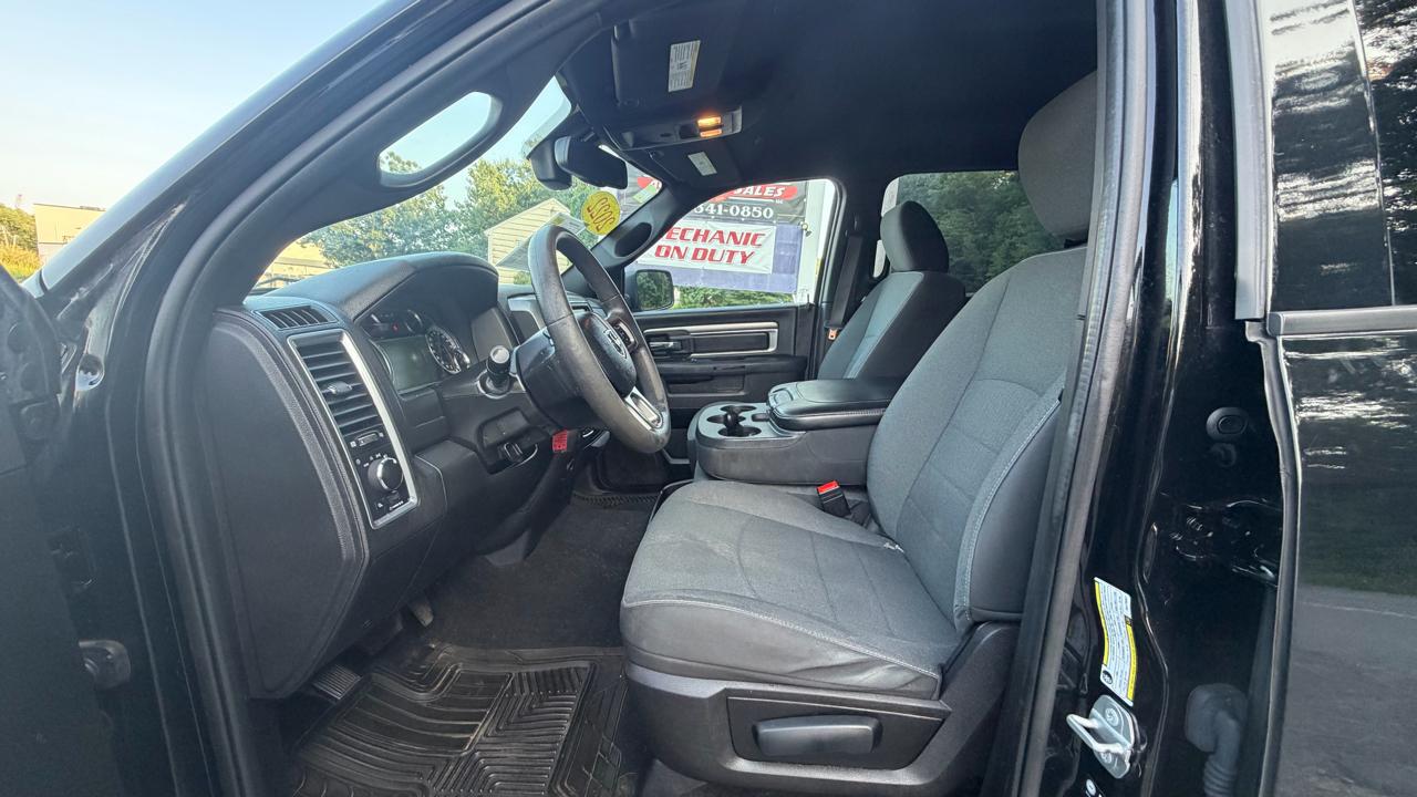 RAM 1500 Classic Tradesman Crew Cab SWB 4WD 2022