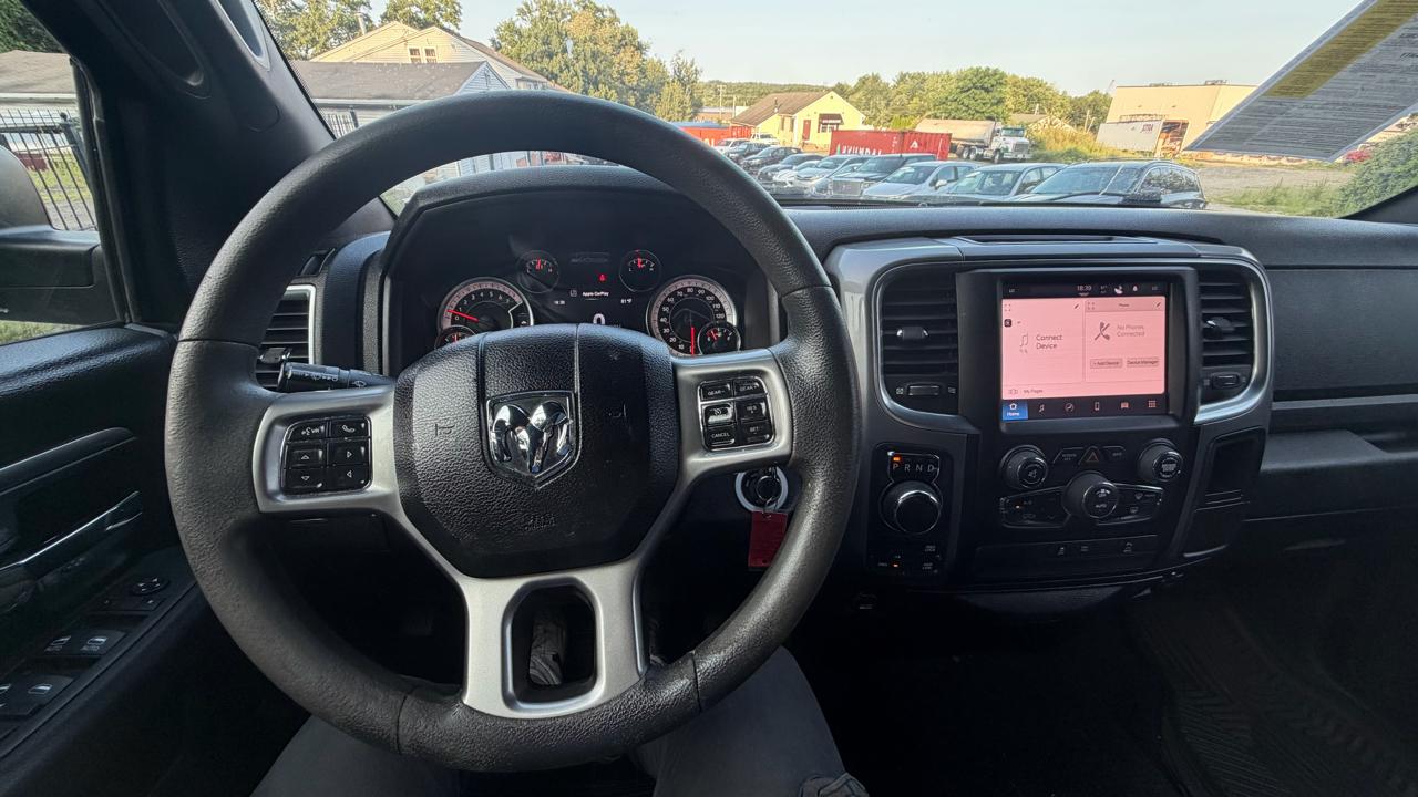 RAM 1500 Classic Tradesman Crew Cab SWB 4WD 2022