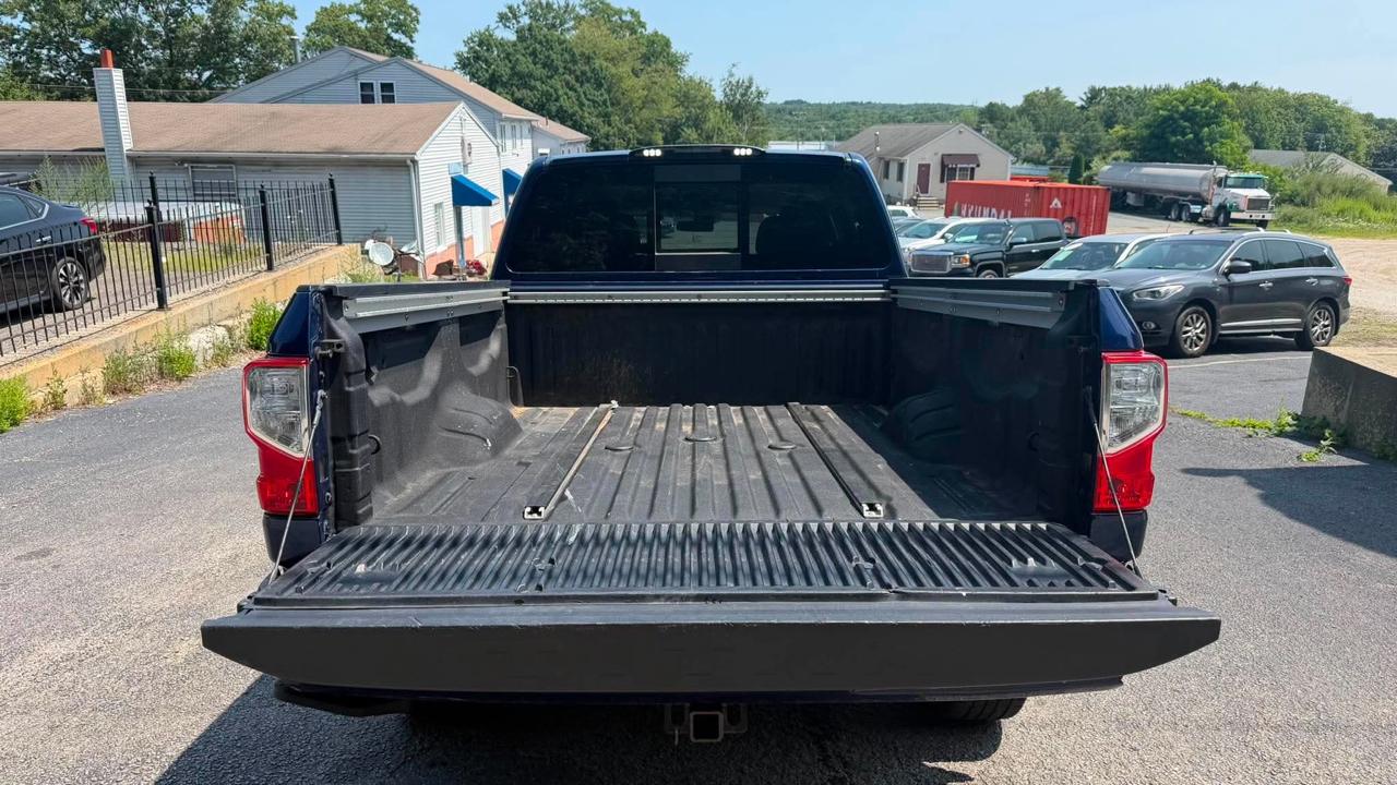 Nissan Titan XD PRO-4X Crew Cab 4WD 2017
