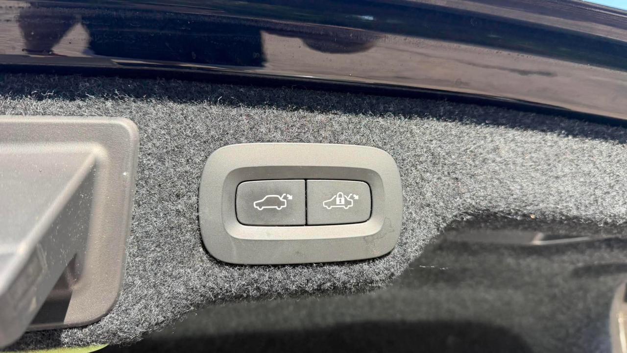 Volvo S90 T6 Momentum AWD 2017