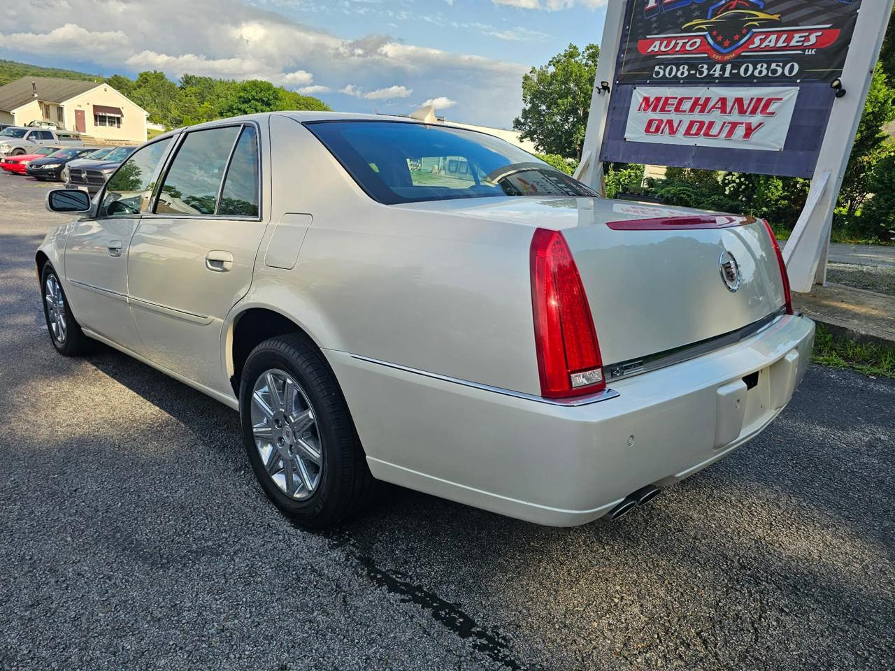 Cadillac DTS Premium w/ Navi 2011