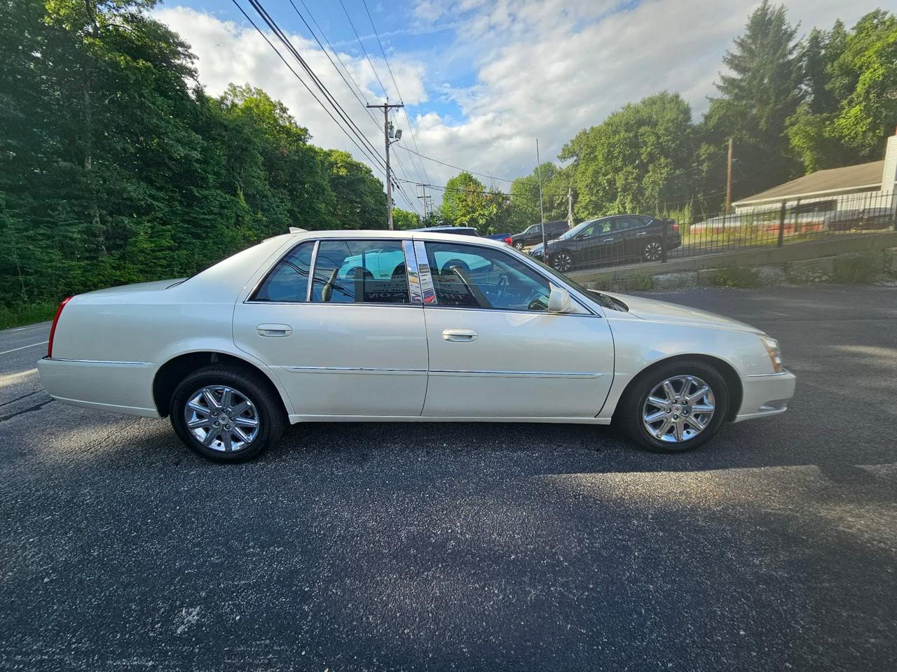 Cadillac DTS Premium w/ Navi 2011