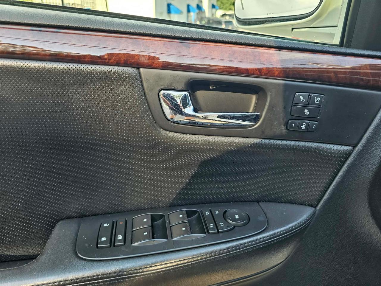 Cadillac DTS Premium w/ Navi 2011