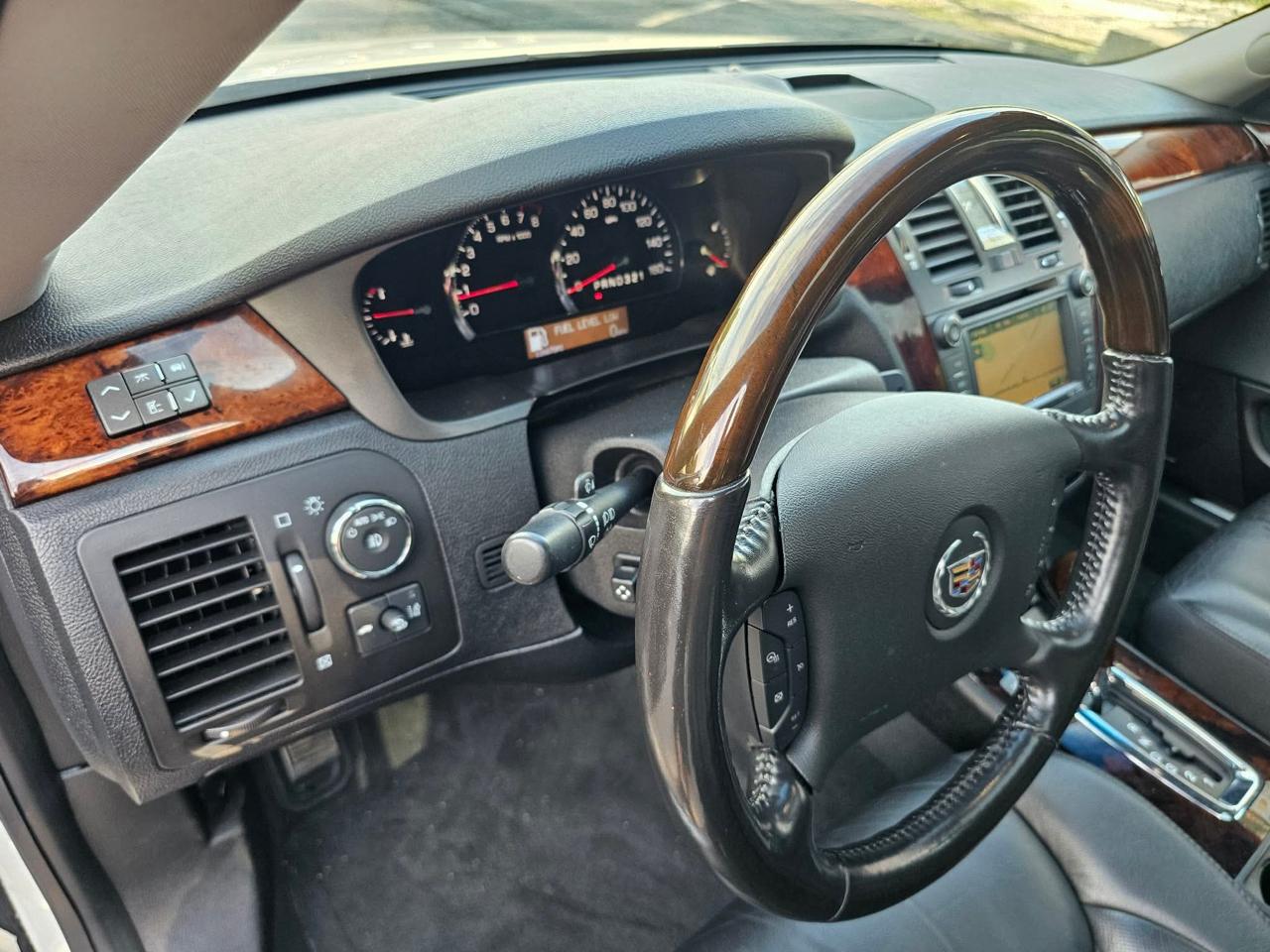 Cadillac DTS Premium w/ Navi 2011