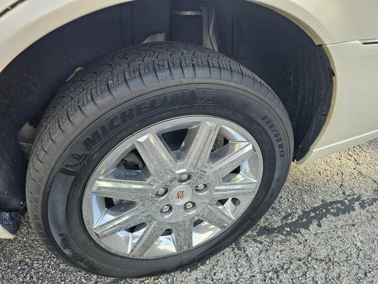 Cadillac DTS Premium w/ Navi 2011