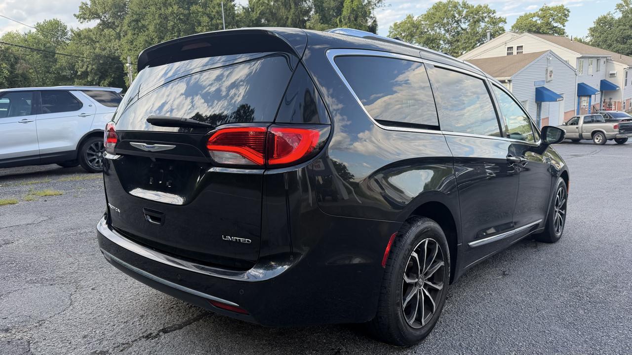 Chrysler Pacifica Limited 2018