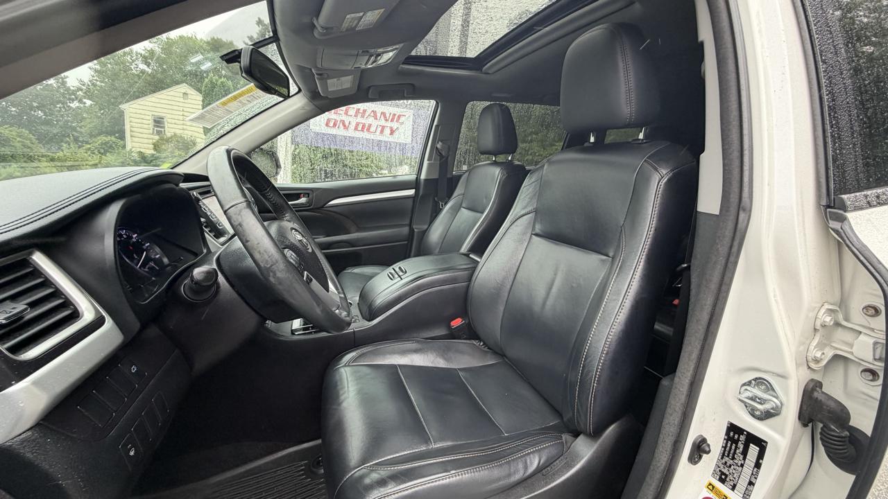 Toyota Highlander XLE AWD V6 2016