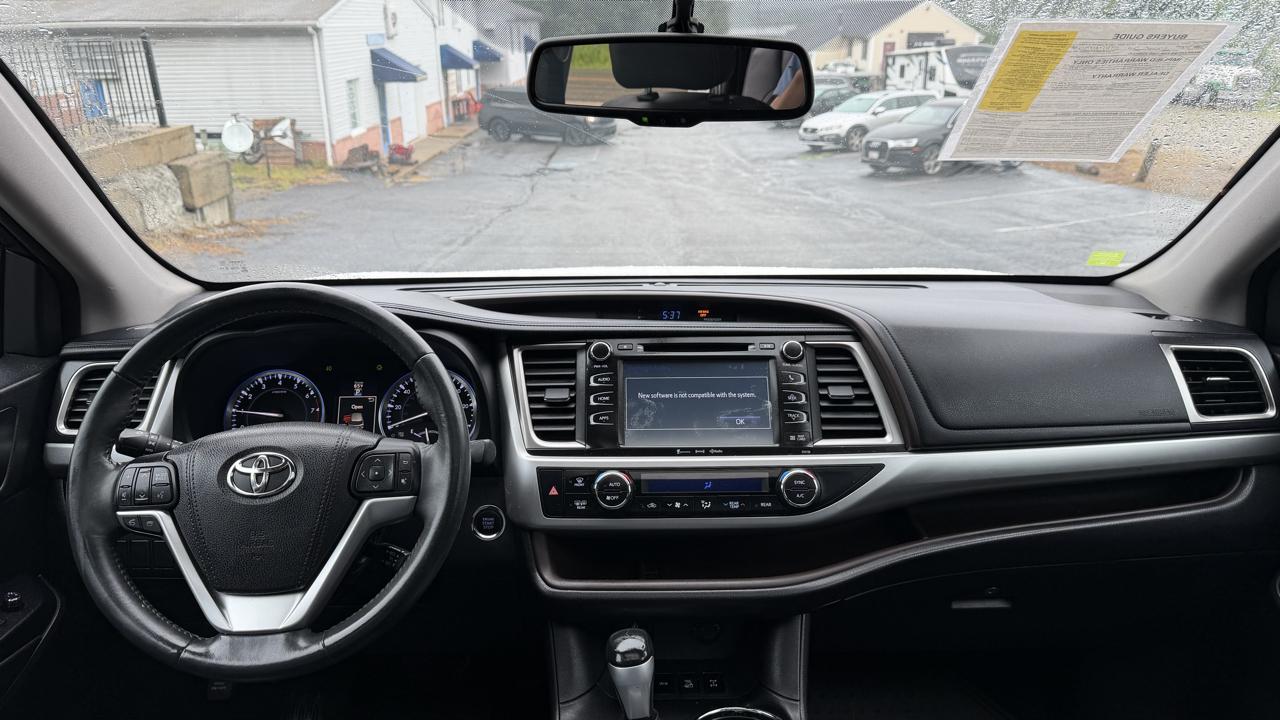 Toyota Highlander XLE AWD V6 2016