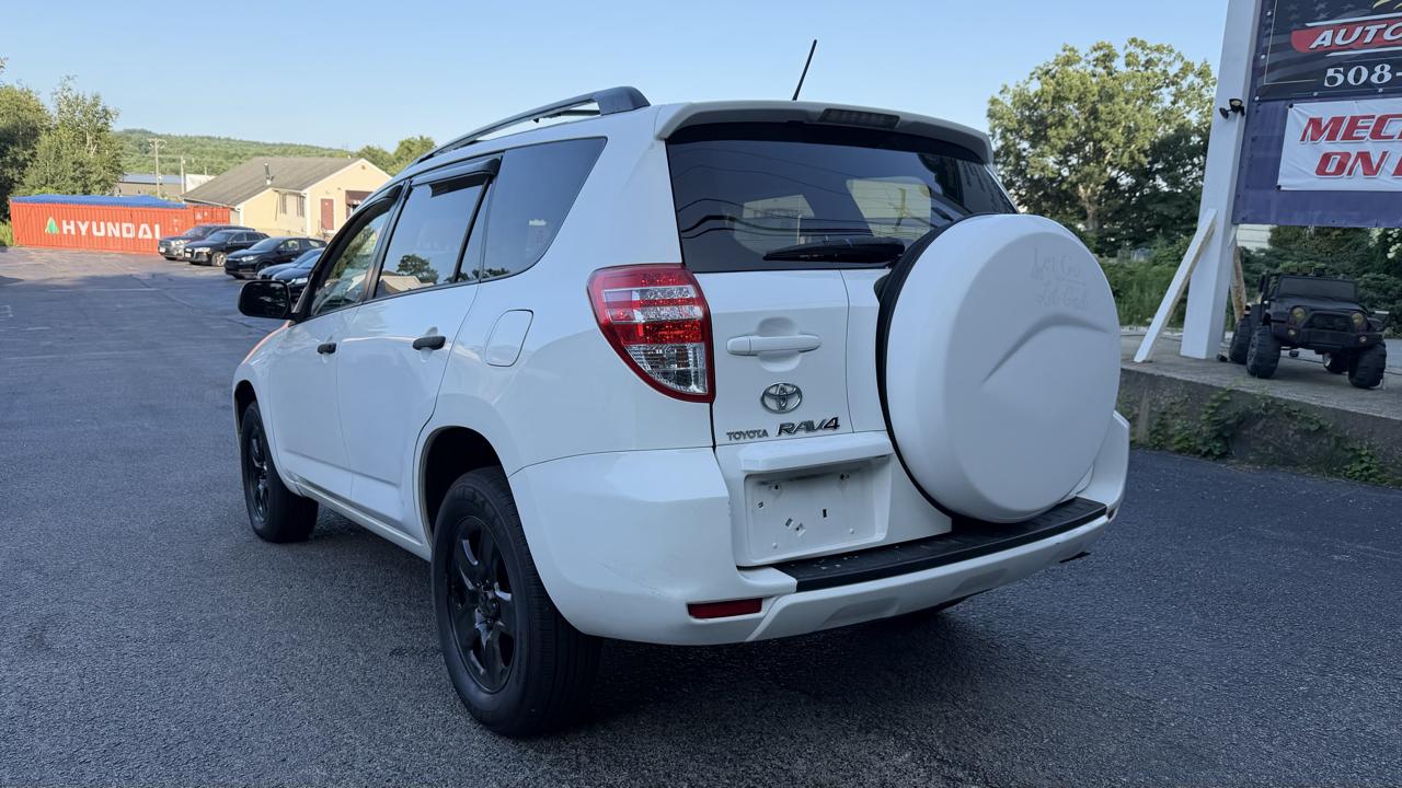 Toyota RAV4 Base I4 4WD 2010