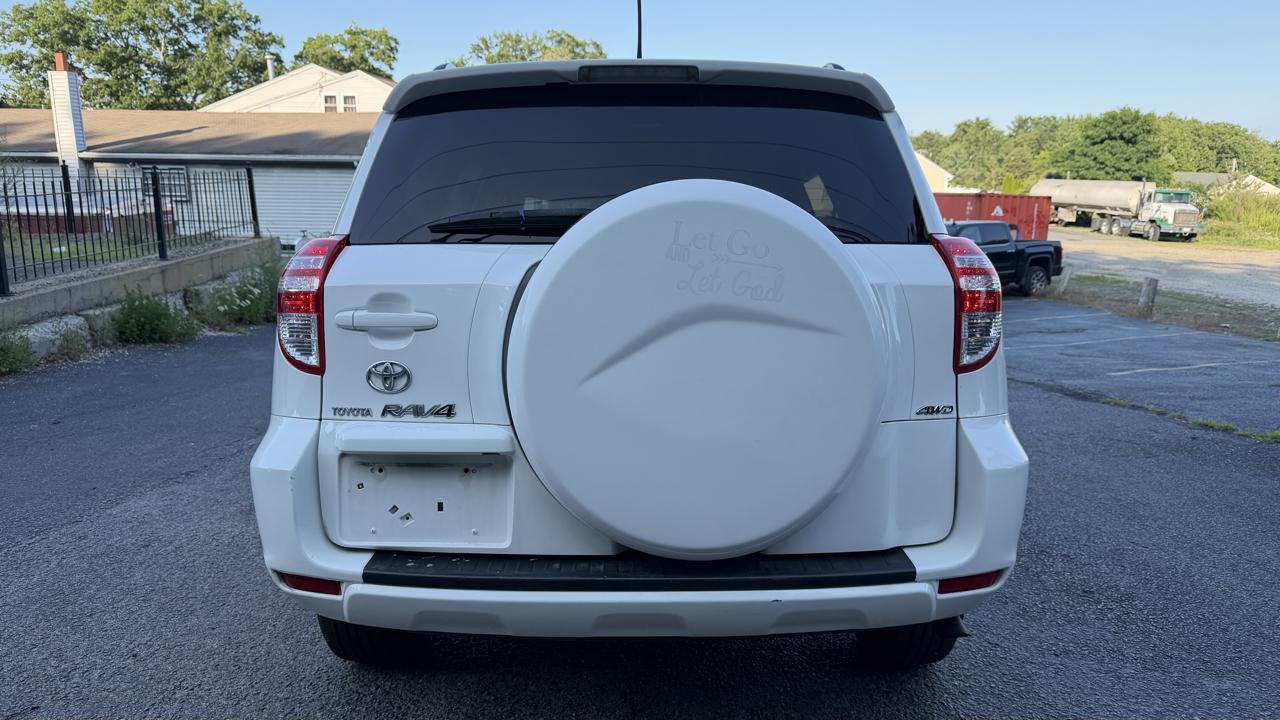 Toyota RAV4 Base I4 4WD 2010