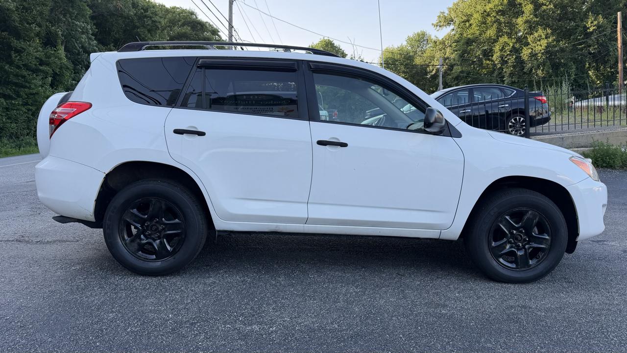Toyota RAV4 Base I4 4WD 2010