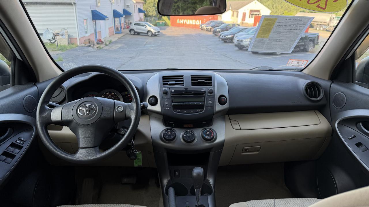 Toyota RAV4 Base I4 4WD 2010