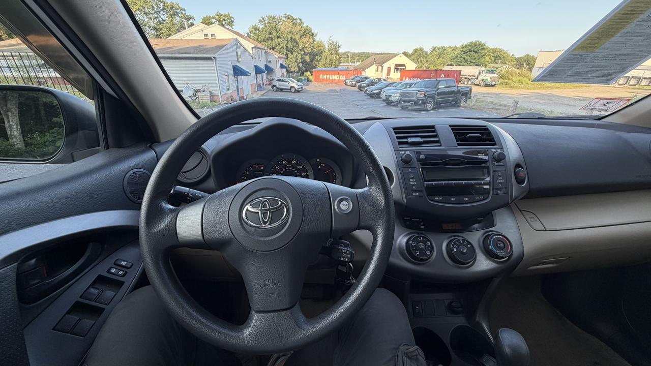 Toyota RAV4 Base I4 4WD 2010