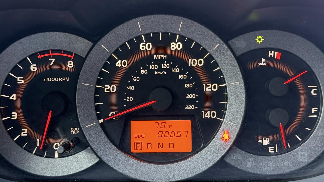 Toyota RAV4 Base I4 4WD 2010