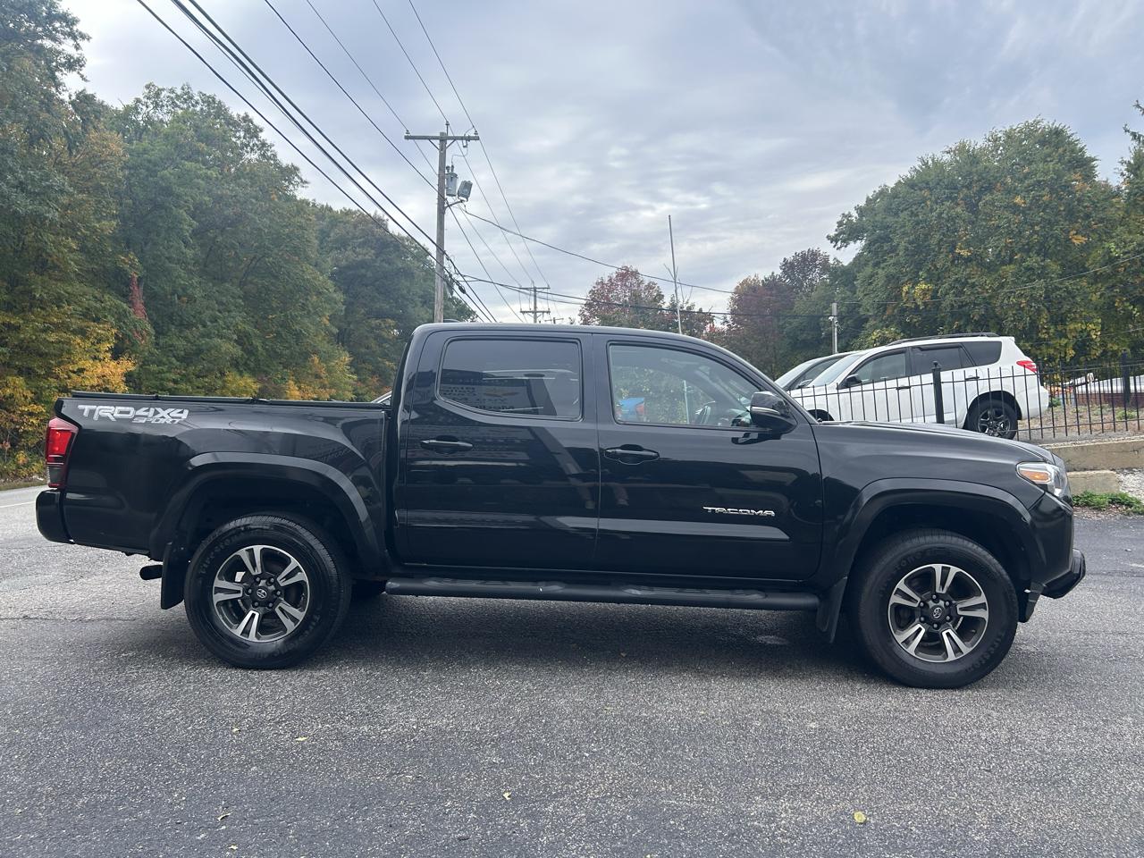 Toyota Tacoma 4WD Double Cab LB V6 AT TRD Sport (Natl) 2018