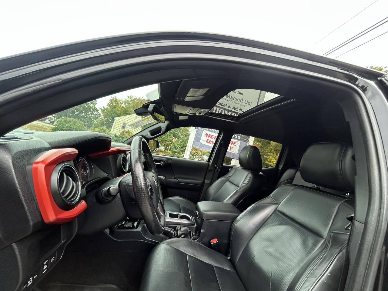 Toyota Tacoma 4WD Double Cab LB V6 AT TRD Sport (Natl) 2018