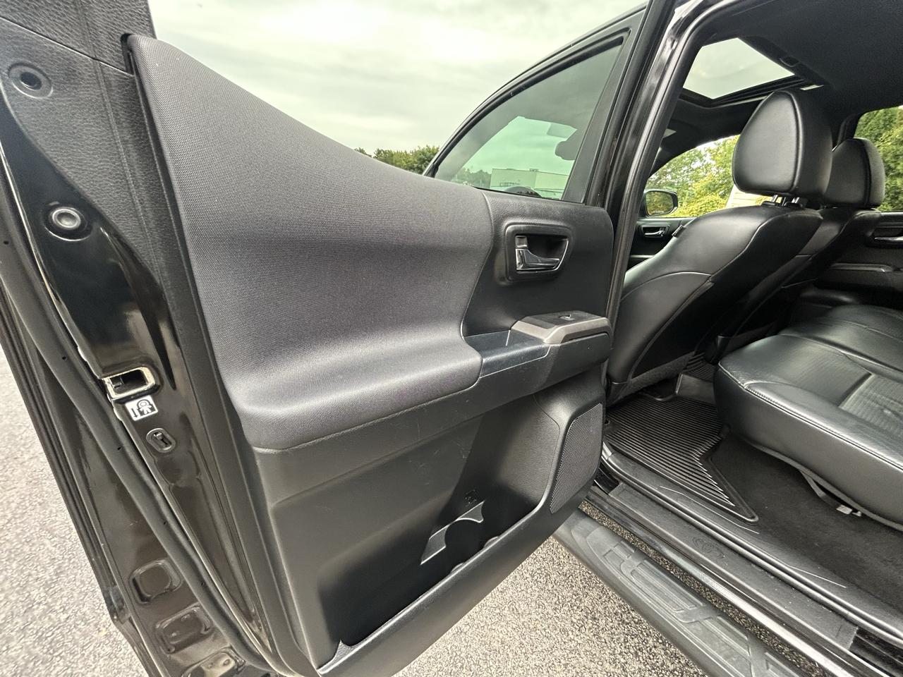 Toyota Tacoma 4WD Double Cab LB V6 AT TRD Sport (Natl) 2018