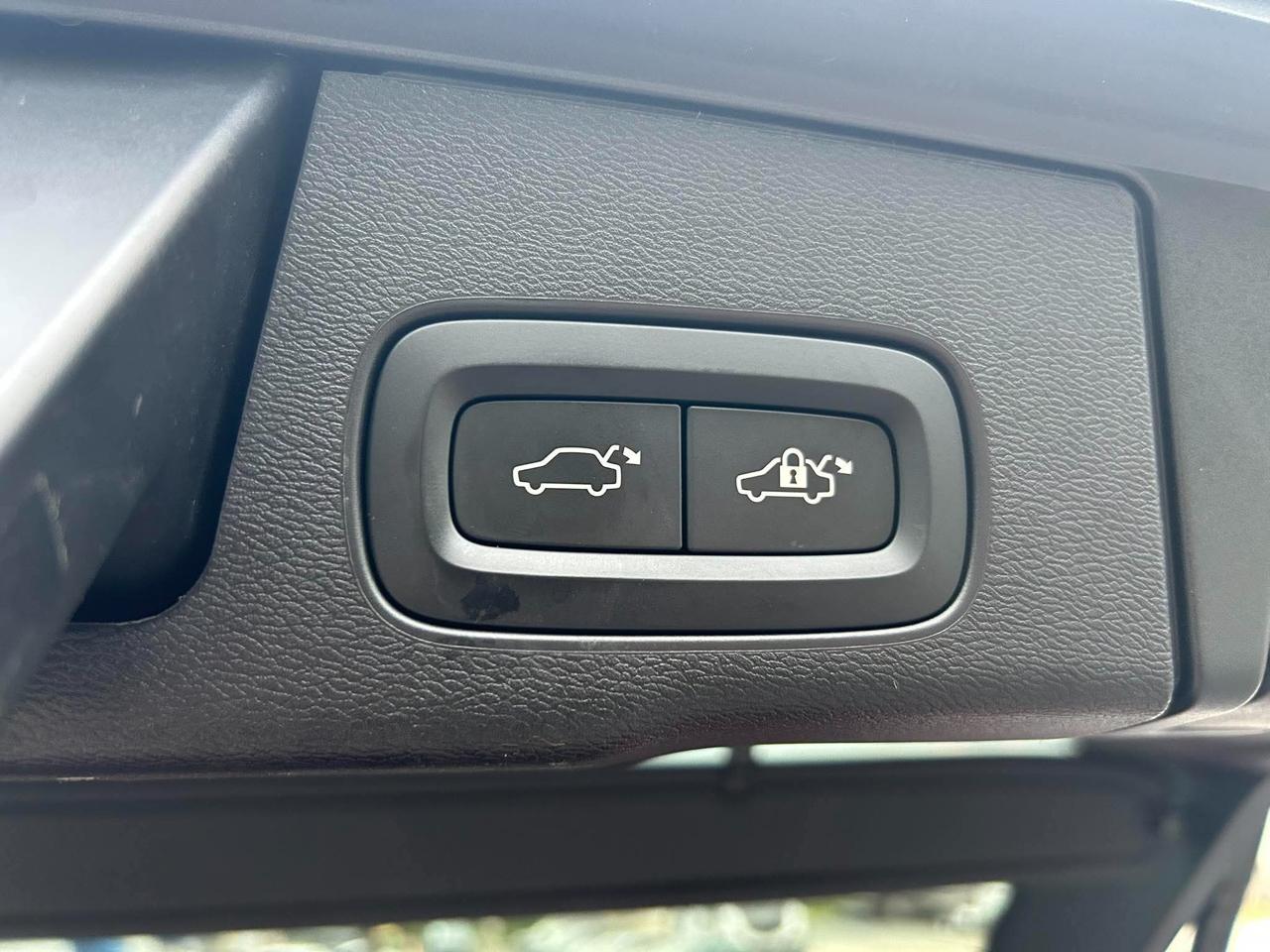 Volvo XC60 T5 Momentum AWD 2018