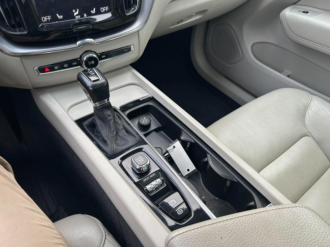 Volvo XC60 T5 Momentum AWD 2018