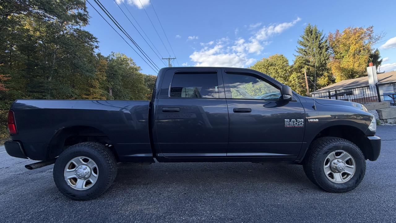 RAM 2500 Tradesman Crew Cab SWB 4WD 2016