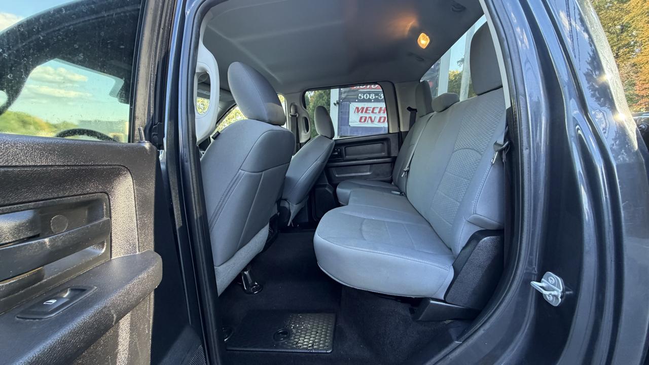 RAM 2500 Tradesman Crew Cab SWB 4WD 2016