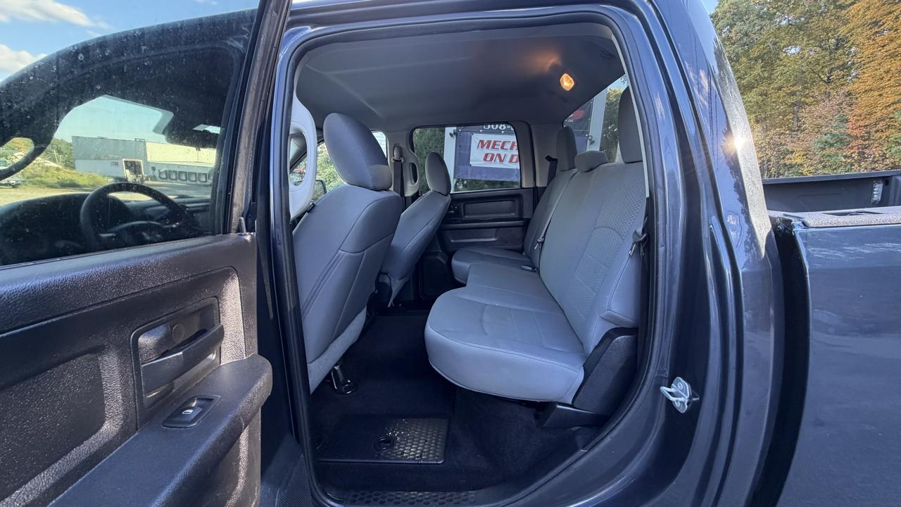 RAM 2500 Tradesman Crew Cab SWB 4WD 2016