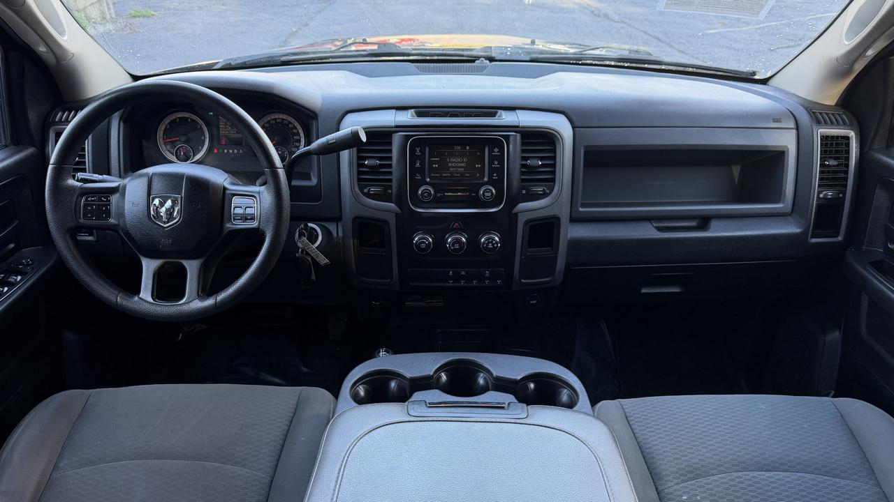 RAM 2500 Tradesman Crew Cab SWB 4WD 2016