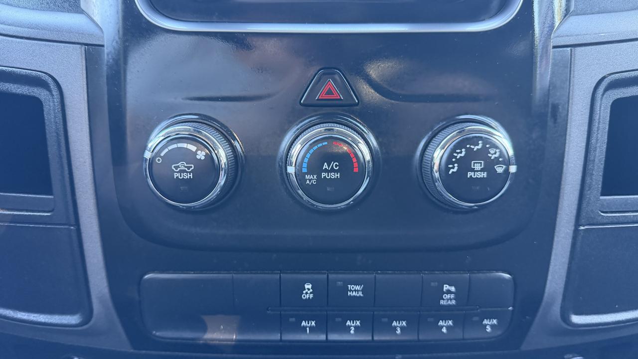 RAM 2500 Tradesman Crew Cab SWB 4WD 2016