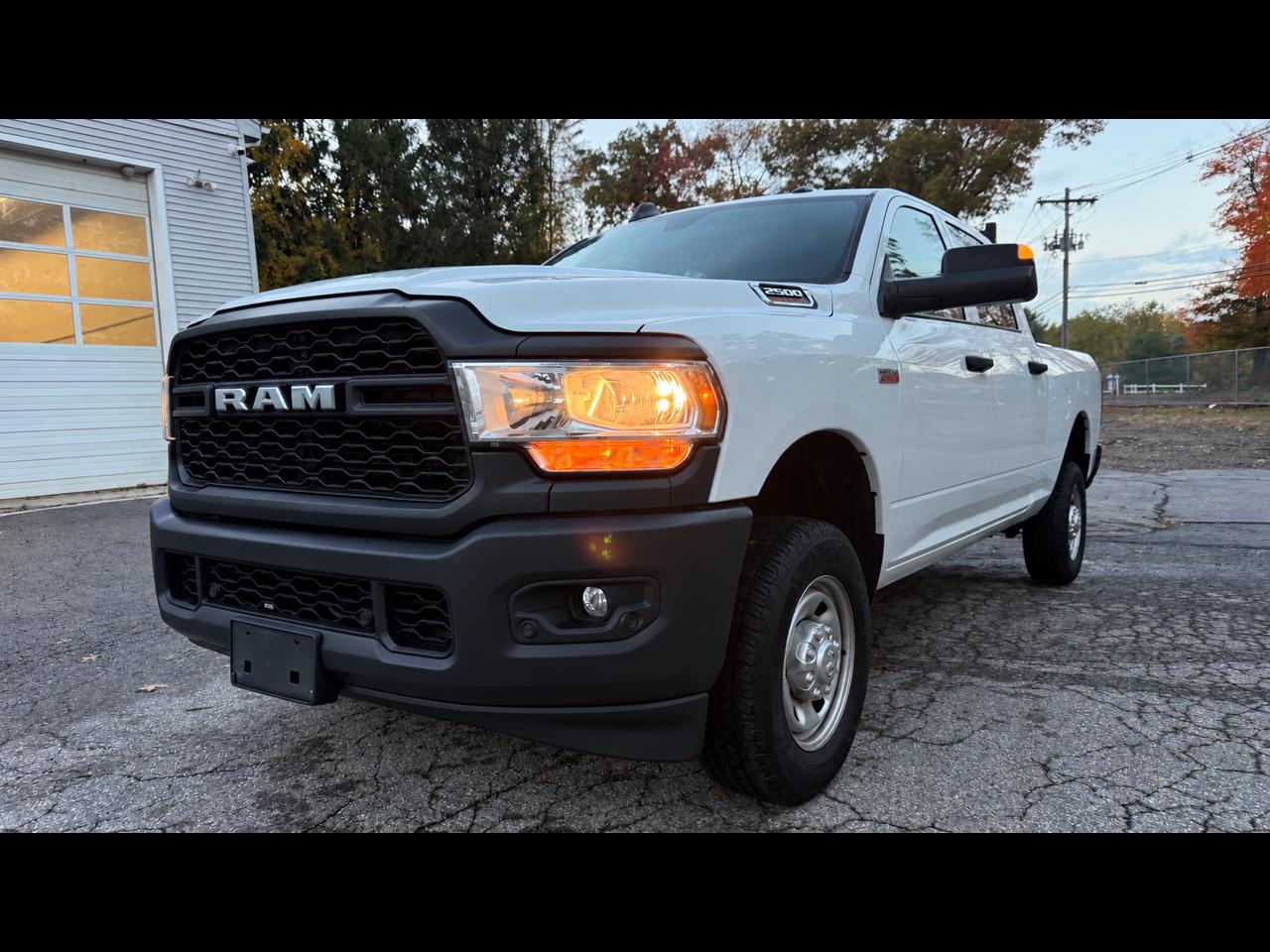 RAM 2500 Tradesman Crew Cab SWB 4WD 2021
