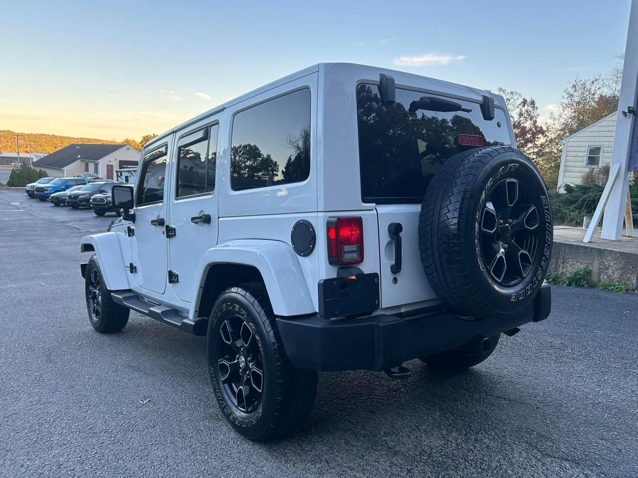 Jeep Wrangler Unlimited Sahara 4WD 2017