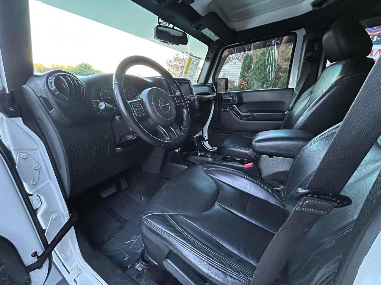 Jeep Wrangler Unlimited Sahara 4WD 2017