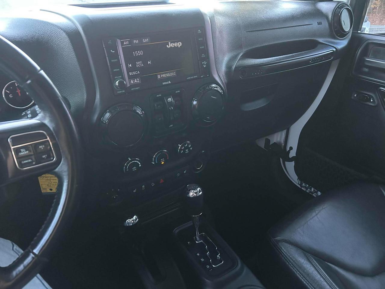 Jeep Wrangler Unlimited Sahara 4WD 2017