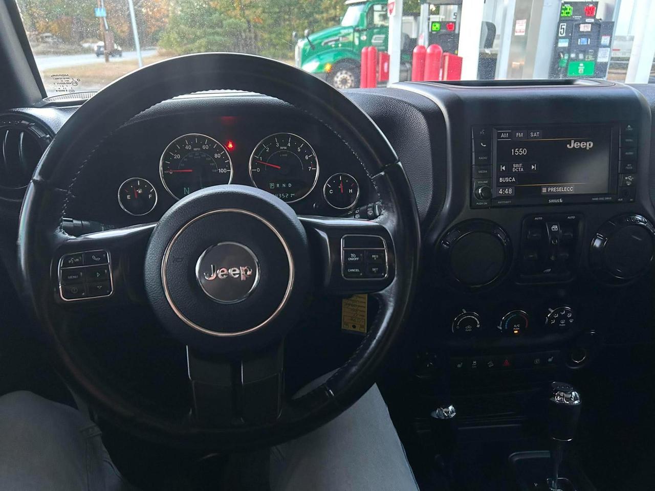 Jeep Wrangler Unlimited Sahara 4WD 2017