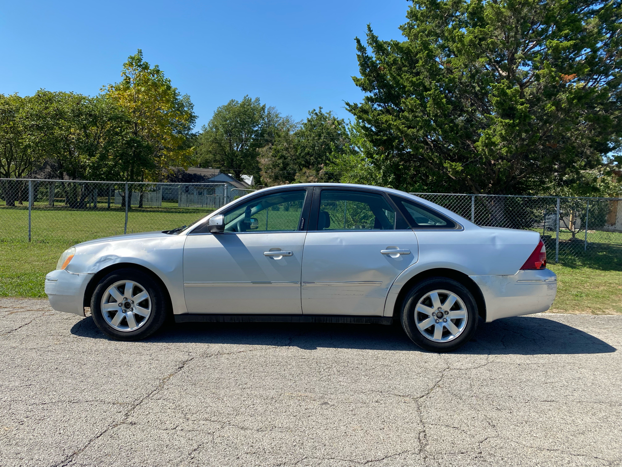 Ford Five Hundred 4dr Sdn SEL 2005