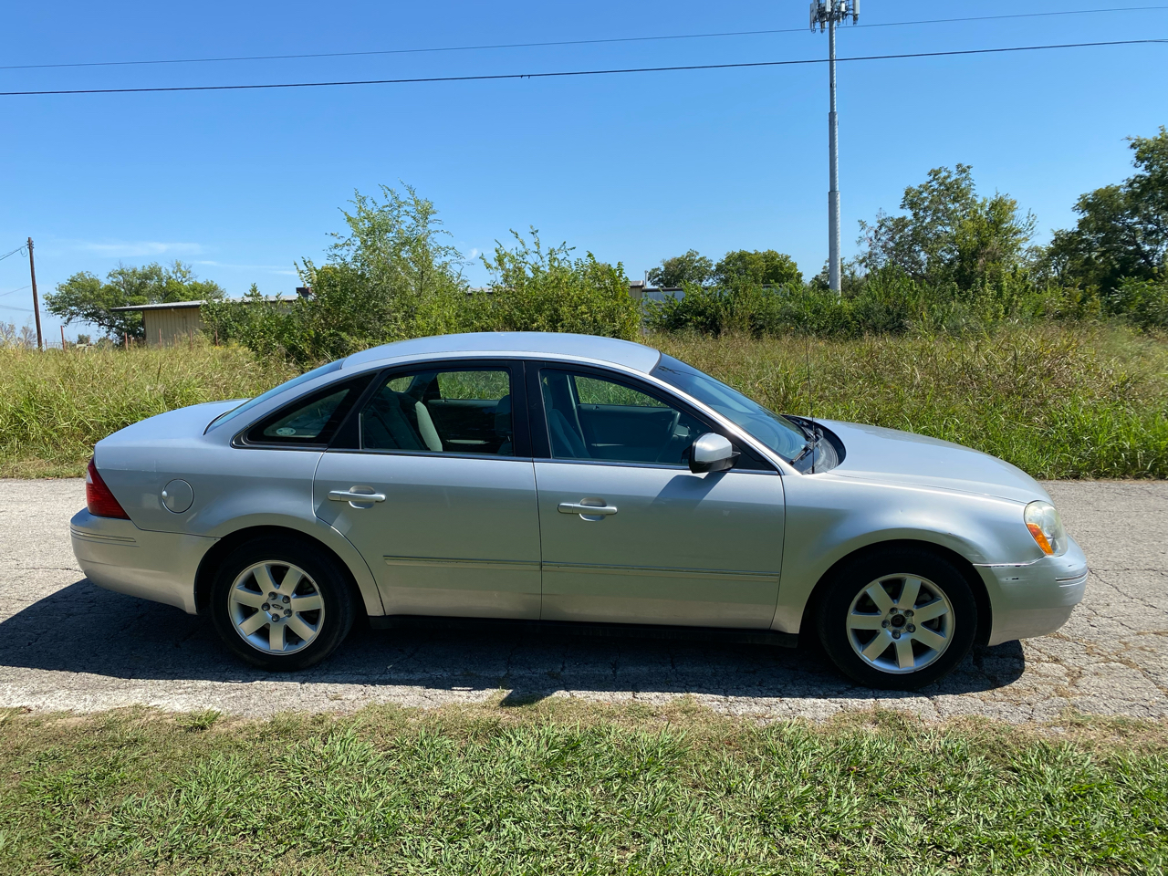 Ford Five Hundred 4dr Sdn SEL 2005