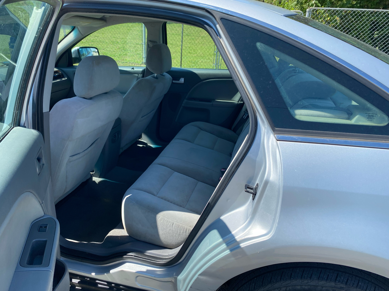 Ford Five Hundred 4dr Sdn SEL 2005