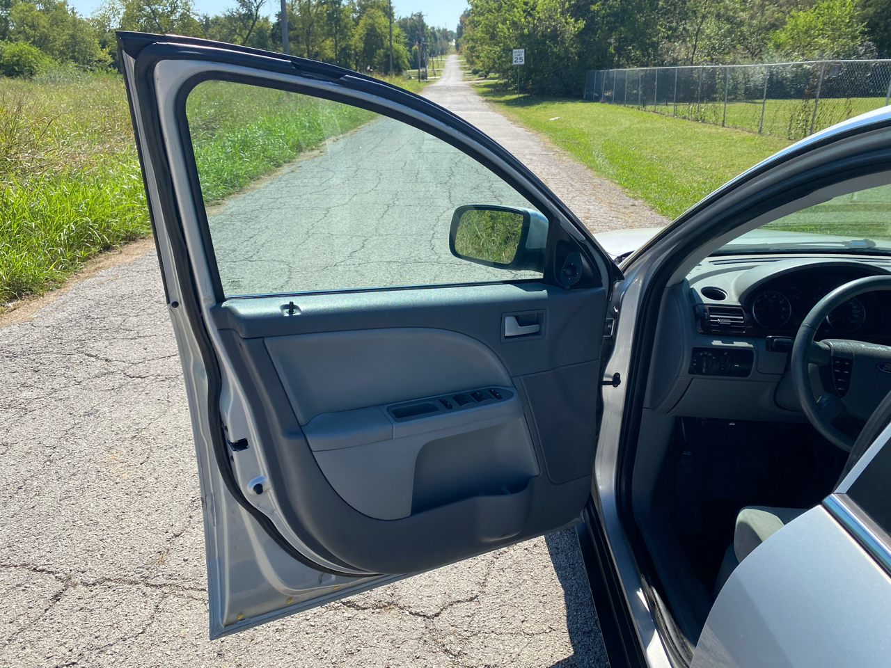 Ford Five Hundred 4dr Sdn SEL 2005