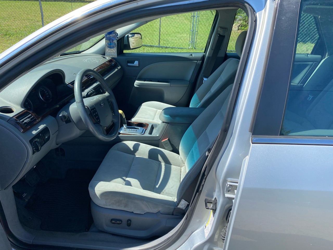 Ford Five Hundred 4dr Sdn SEL 2005