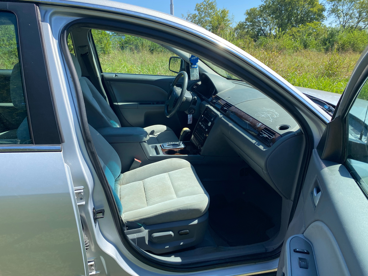 Ford Five Hundred 4dr Sdn SEL 2005