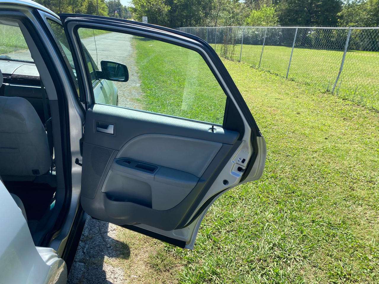 Ford Five Hundred 4dr Sdn SEL 2005