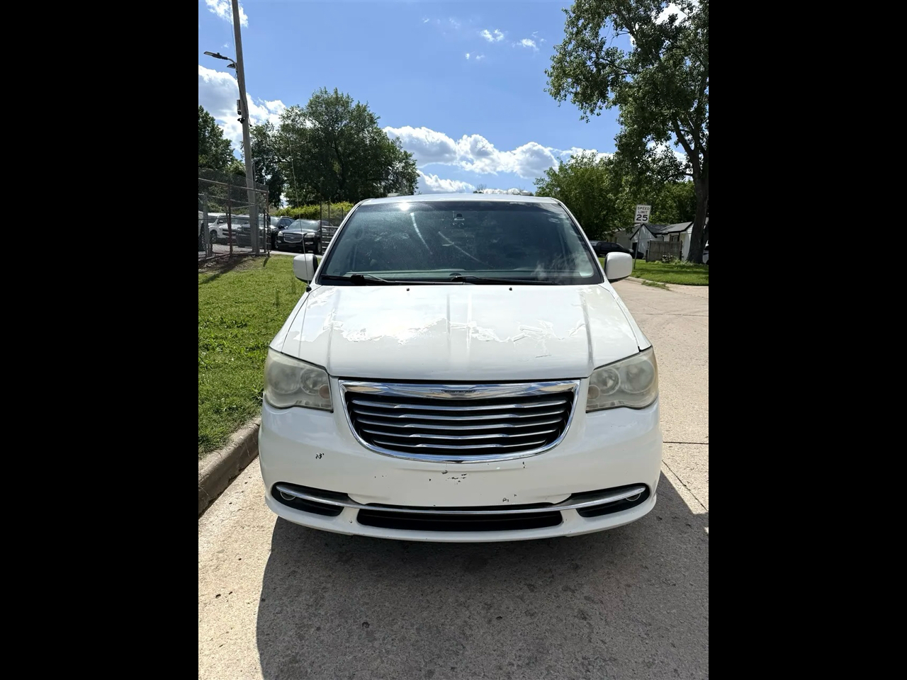 2012 Chrysler Town & Country Touring's photo
