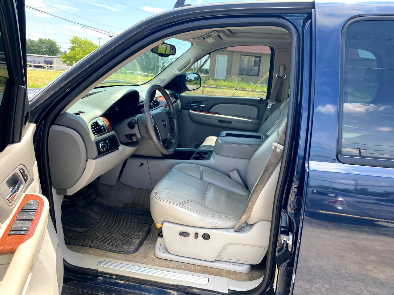 GMC Yukon SLE-1 2WD 2007