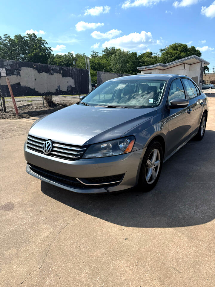 Volkswagen Passat 2.5L S W/Appearance 2013