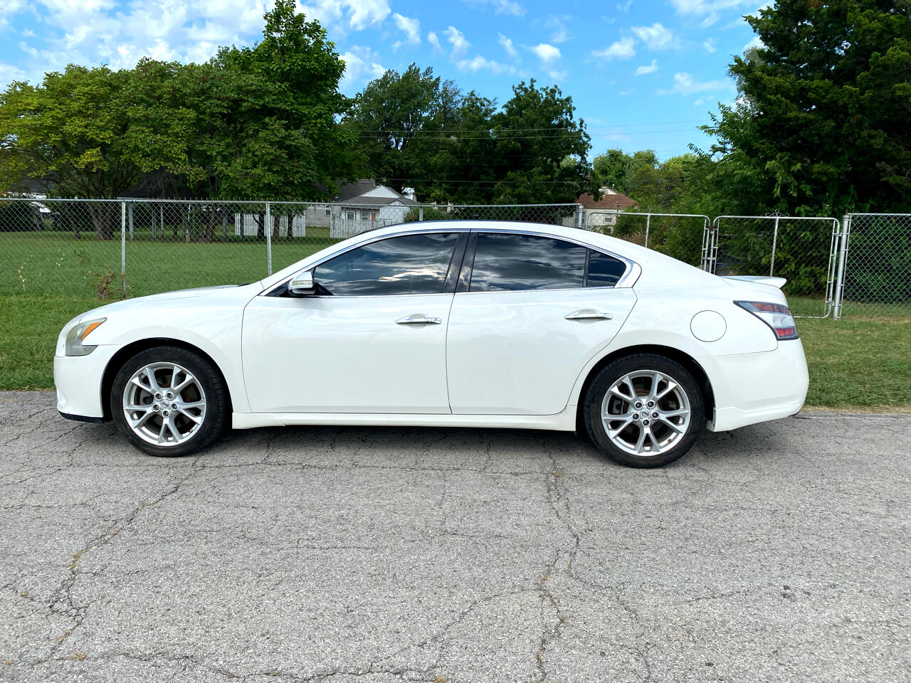 Nissan Maxima SV 2012